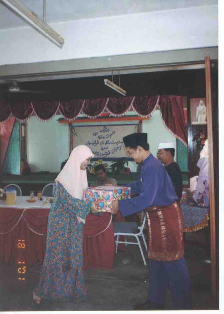 Majlis Perpisahan Pn. Balkis Bt. Mohamed (Guru Agama) 2000